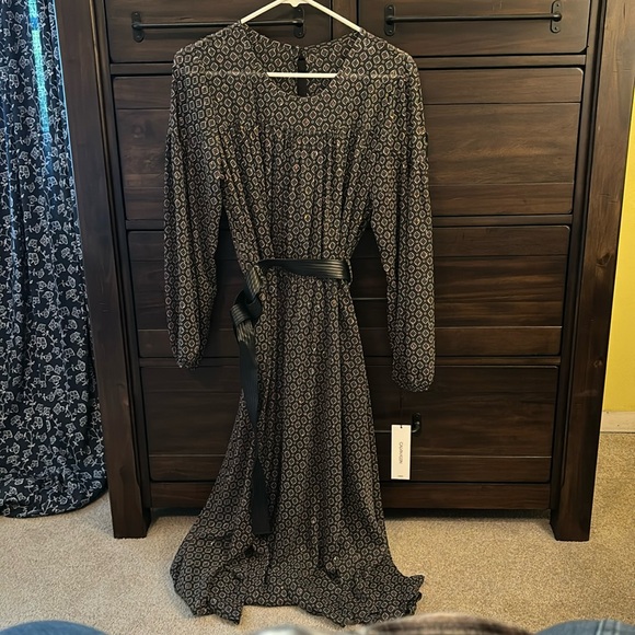 Calvin Klein Dresses & Skirts - Calvin Klein midi geometric dress with black belt.  Size 8.  New with tags.